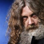 Alan Moore anuncia sua nova história em quadrinhos: "Uma celebração da magia e do oculto"