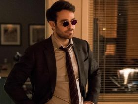 Charlie Cox simpatizou com o Demolidor de uma maneira muito real