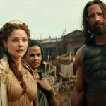 Dwayne Johnson revela que gostaria de descobrir quem insultou Rebecca Ferguson no set: "Ela é um anjo!"