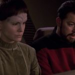 Jonathan Frakes não acha que Star Trek foi longe o suficiente com o episódio LGBT da próxima geração