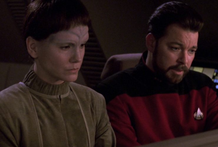 Jonathan Frakes não acha que Star Trek foi longe o suficiente com o episódio LGBT da próxima geração