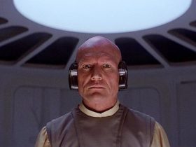 Lobot originalmente falou muito (e morreu) em Star Wars: O Império Contra-Ataca