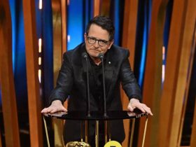 Michael J. Fox se levanta da cadeira de rodas e emociona o público do BAFTA: "Um filme pode mudar sua vida"