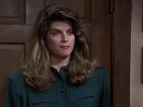 O momento improvisado de Kirstie Alley que desbloqueou Rebecca para os escritores de Cheers