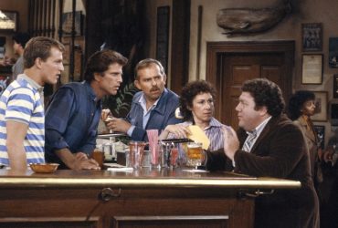 A popular sitcom dos anos 70 que reuniu os mentores do Cheers