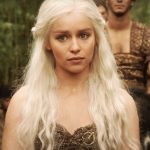 As pernas de Emilia Clarke criaram um ‘pesadelo’ para a equipe de efeitos visuais de Game Of Thrones