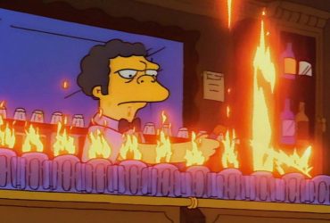 Jay Leno acendeu o rastilho da rivalidade dos Simpsons que inspirou Flaming Moe's