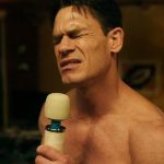 John Cena ficou nu na TV ao vivo (de verdade) para recriar um momento infame do Oscar