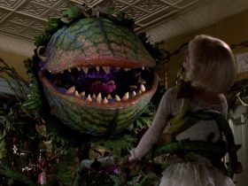 Little Shop Of Horrors está sendo reiniciada por um lendário diretor de comédia de terror