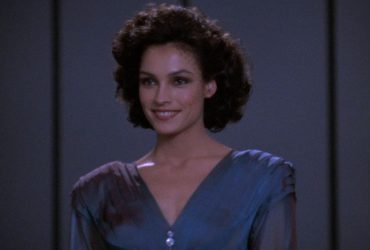 Os escritores de Star Trek temem que o convidado de Famke Janssen possa gerar uma controvérsia