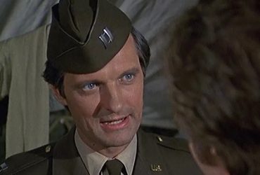 Por que o autor original de M*A*S*H odiava Hawkeye (e a série como um todo)