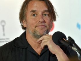 Richard Linklater filmará Nouvelle Vague em 4:3 preto e branco, assim como Breathless