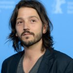 Diego Luna e Tonatiuh estrelarão o filme O Beijo da Mulher Aranha ao lado de Jennifer Lopez