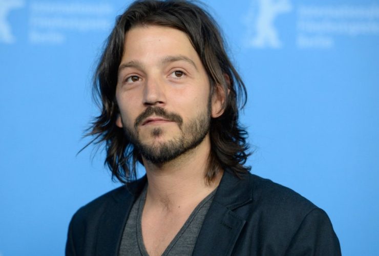 Diego Luna e Tonatiuh estrelarão o filme O Beijo da Mulher Aranha ao lado de Jennifer Lopez