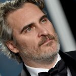 Joaquin Phoenix, Elliott Gould e outros criativos judeus apoiam o discurso de Jonathan Glazer no Oscar