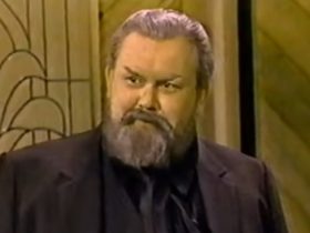 John Candy canalizou brilhantemente Orson Welles para o programa de TV de curta duração de Billy Crystal