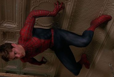 Não, o diretor Sam Raimi não está trabalhando em um novo filme do Homem-Aranha