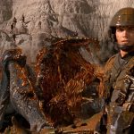 Os diferentes tipos de bugs de ficção científica em Starship Troopers, explicados