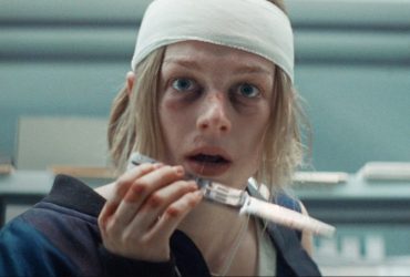 Revisão do cuco: Hunter Schafer voa neste passeio estridente de terror corporal de ficção científica repulsivo (Overlook 2024)