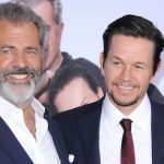 Risco de voo: Mark Wahlberg careca e psicótico no trailer do novo filme de Mel Gibson exibido no CinemaCon