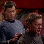 A série fracassada de Gene Roddenberry que levou ao elenco de Star Trek de DeForest Kelley