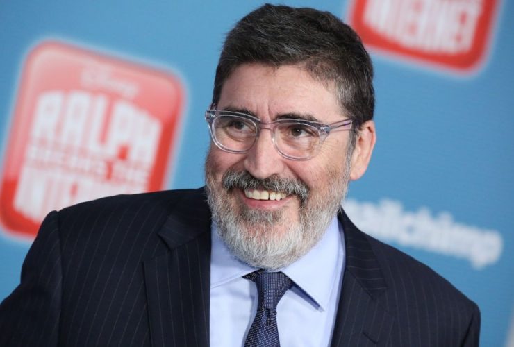 Alfred Molina em lágrimas: "Decepcionei meu pai ao me tornar ator, ele me olhou como se não me reconhecesse"