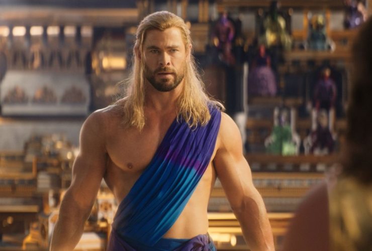 Chris Hemsworth odeia usar capas: "Eles são desconfortáveis.  Ser um super-herói é tão previsível"