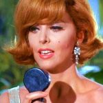 Ginger Grant, baseado em Gilligan's Island, de duas atrizes clássicas