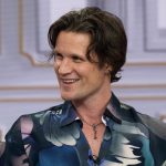 Matt Smith e Bill Nighy no elenco de &Sons, primeiro filme em inglês do diretor argentino Pablo Trapero