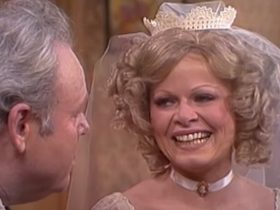 Por que Sally Struthers, toda a família, se esforça para assistir ao programa hoje