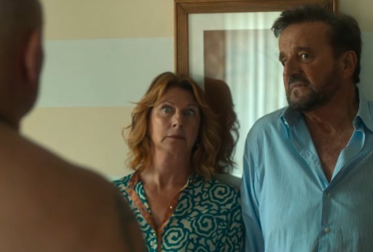 Rico a todo custo: assassinos assassinos de Christian De Sica e Angela Finocchiaro no trailer da sequência