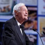 Roger Corman, lendário produtor e diretor de filmes B, morreu aos 98 anos