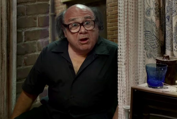 Um dos momentos mais ensolarados e sempre ensolarados de Danny DeVito envolveu cair de uma janela