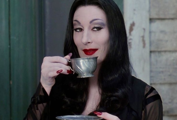 A família Addams colocou Anjelica Huston em condições intensas e restritivas