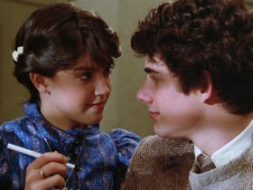 A paixão de Zach Galligan por Phoebe Cates o ajudou a conseguir a liderança em Gremlins