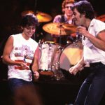 Courteney Cox soltou no TikTok: ela recria a dança icônica do vídeo de Bruce Springsteen