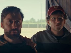 Kieran Culkin e Jesse Eisenberg estão na estrada no trailer de A Real Pain