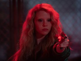 MaXXXine: Há sangue por toda parte no novo trailer do filme de terror de A24, estrelado por Mia Goth