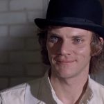 Malcolm McDowell, de Laranja Mecânica, acha que muitos entenderam mal o filme clássico