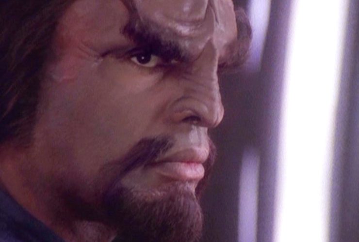 Michael Dorn teve que colocar os escritores de Star Trek diretamente em Worf para Deep Space Nine