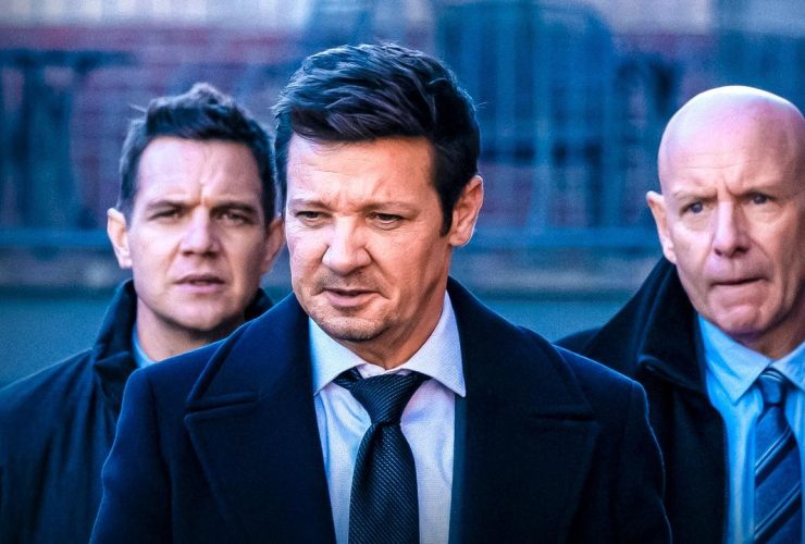 Taylor Handley as Kyle McLusky, Jeremy Renner as Mike McLusky and Hugh Dillon in Mayor of Kingstown