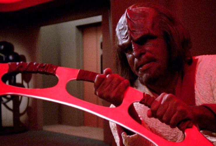 Quantas das acrobacias de Star Trek de Worf são realmente feitas por Michael Dorn