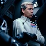 A fantasia de Rogue One de Krennic é um ovo de Páscoa sorrateiro de Star Wars: um novo esperança