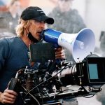 O primeiro programa de Michael Bay na Netflix será estrelado por Patrick Stewart como um machado falante demoníaco