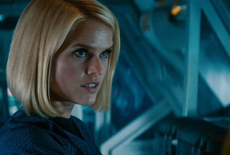 Por que Alice Eve não estava em Star Trek Beyond?