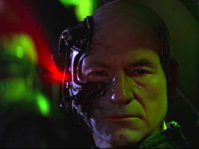 Star Trek: o primeiro contato nunca mostra a parte de trás do Locutus por um motivo