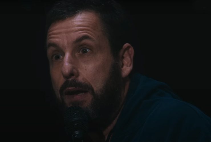 Adam Sandler: Love You Review: Sandman permanece bobo e musical com um toque de Safdie Chaos