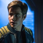 Chris Pine uma vez ficou com um olho roxo de uma de suas co-estrelas de Star Trek