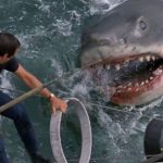 O final original de Jaws não poderia ser mais diferente da versão de Steven Spielberg