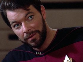 Por que Gene Roddenberry, de Star Trek, deu a Jonathan Frakes uma barba como Riker